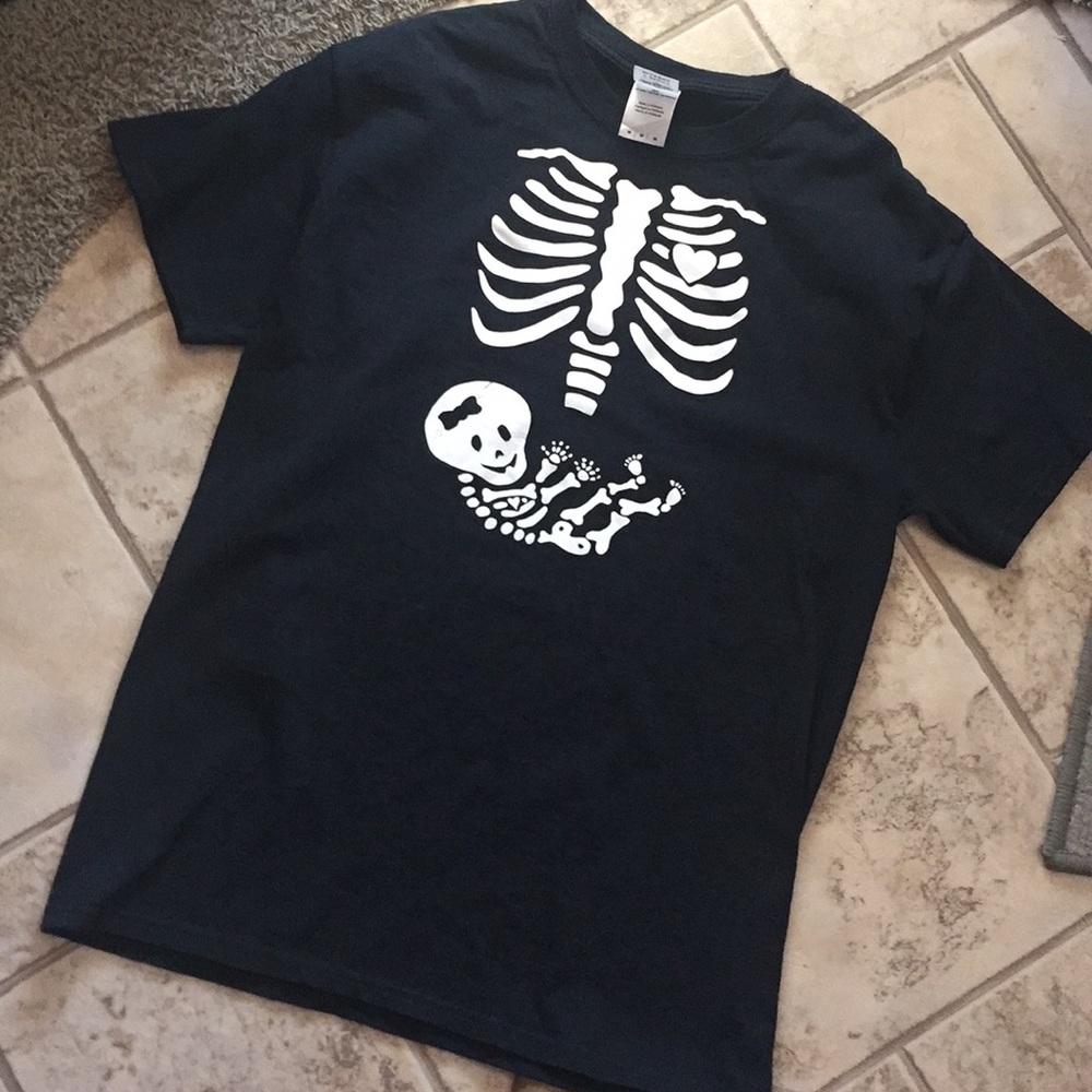 Gildan tee shirt Halloween costume maternity
